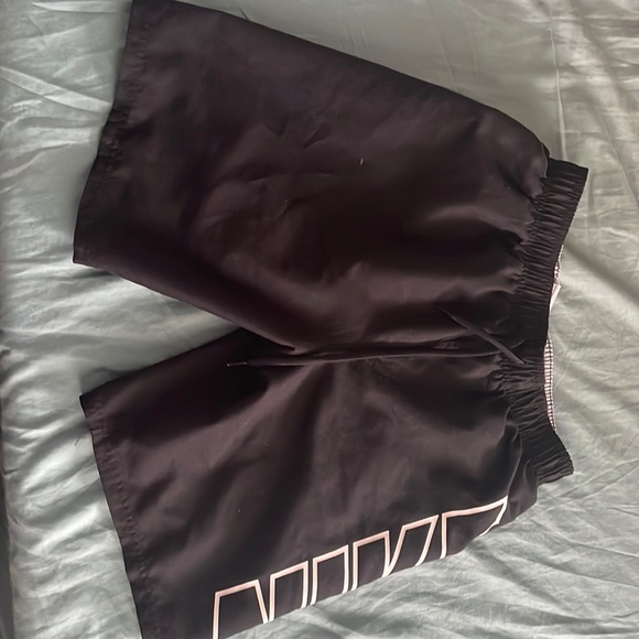 Nike shorts - Picture 1 of 4